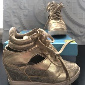 Gold athletic style Booties with hidden platform.